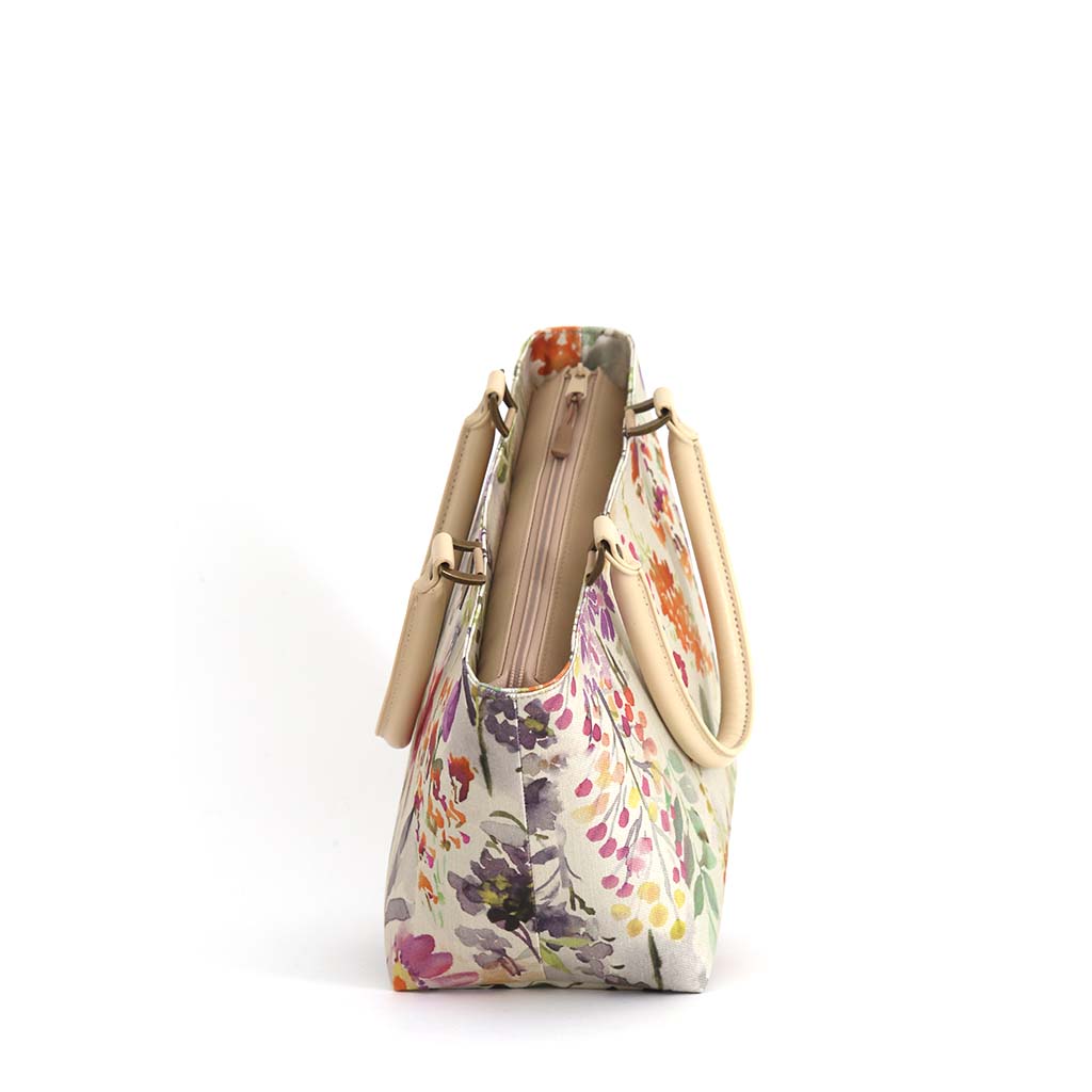 Zip-top closure detail of Wildflower Handbag showing secure gold zip hardware and structured top edge, handmade in Great Britain by Umpie Handbags