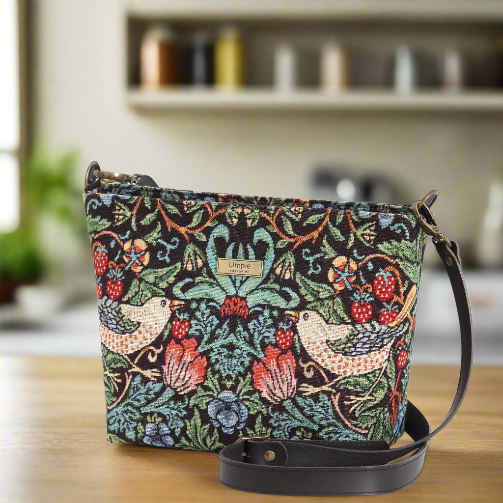 ハンドメイド　William Morris ボストンバッグ⑅︎◡̈︎* ハンドメイド William Morris ボストンバッグ⑅︎◡̈︎